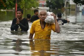 Banjir di Makassar Page 1 Small