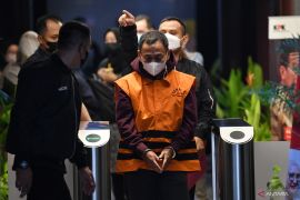 KPK dalami proses pengolahan anode logam saat periksa empat saksi