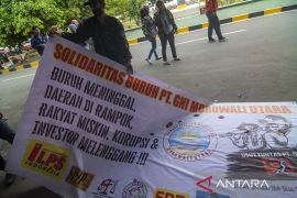 Aksi Solidaritas Buruh PT GNI di Palu Page 1 Small