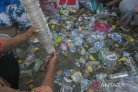 Inisiatif Ibu Rumah Tangga Dirikan Bank Sampah Page 2 Small