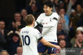 Son Heung-min terinspirasi Harry Kane untuk raih trofi pertamanya