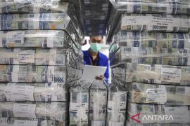 Cadangan devisa Maret turun seiring bayar utang dan stabilisasi rupiah