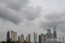 Cuaca di sejumlah kota besar diprakirakan diselimuti awan pada Sabtu