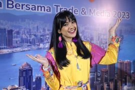 Ingin dolan ke Hong Kong ini kiat Nirina Zubir