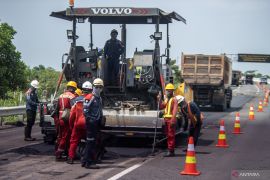 H-9 Lebaran Perbaikan Jalan Tol Kayu Agung-Palembang Terus Dikebut Page 3 Small