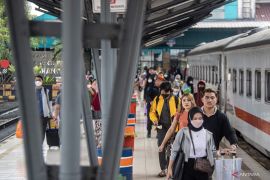 Arus Mudik Di Stasiun Kertapati Page 7 Small