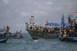 Tradisi Sedekah Laut Di Indramayu Page 1 Small