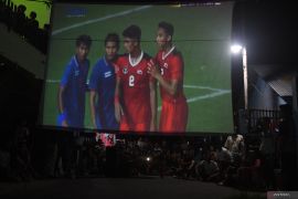 Nonton bareng timnas di kediaman Witan Sulaeman Page 4 Small