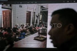 Gelar perkara penangkapan WNA ilegal Page 1 Small