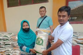 Bulog Yogyakarta salurkan bantuan pangan sebanyak tiga alokasi