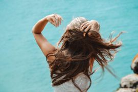 Tips memilih perawatan untuk menghaluskan rambut sesuai jenisnya