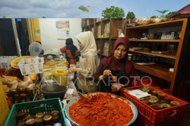 Penjualan bumbu meningkat jelang Idul Adha Page 1 Small