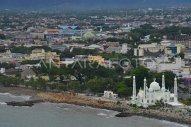 Penanganan abrasi di Pantai Padang Page 1 Small