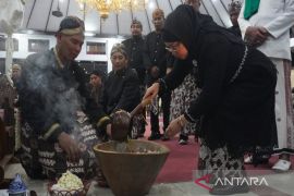 Pemkab Batang lakukan penjamasan pusaka sambut Malam 1 Suro