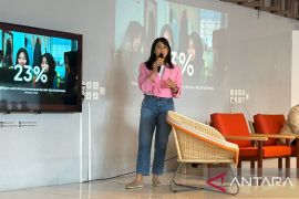 Cerita artis Dian Sastrowardoyo dirikan yayasan