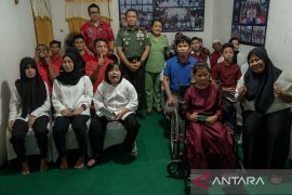 Kodam XIII Merdeka berikan bantuan sosial pada penyandang disabilitas Page 3 Small