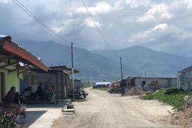 warga yang tetap bertahan di wilayah bekas bencana 2018 di Kelurahan Lere, Kota Palu Page 2 Small