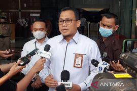 KPK periksa satu pramugari sebagai saksi kasus TPPU Lukas Enembe