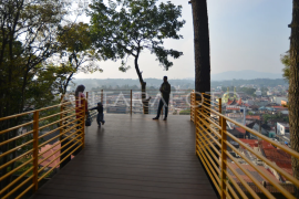 Skywalk Benteng Fort de Kock Bukittinggi Page 1 Small