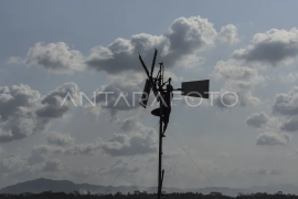 Kincir angin atasi kemarau panjang di Ciamis Page 1 Small