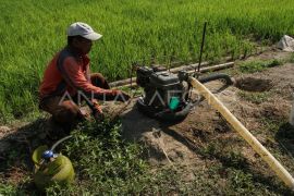 Bantuan mesin pompa air berbahan bakar gas Page 1 Small