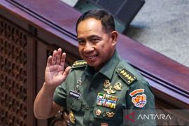 Panglima TNI terpilih Jenderal TNI Agus Subiyanto Page 1 Small