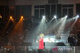 Keisya Levronka buka konser Andi Rianto dengan 