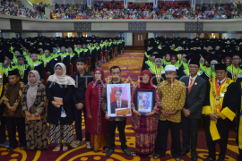 Wisuda korban erupsi Gunung Marapi Page 2 Small