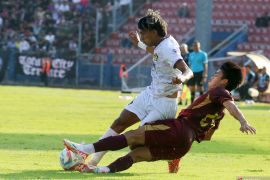 Tuan rumah Persik bermain imbang 1-1  lawan PSM Makassar
