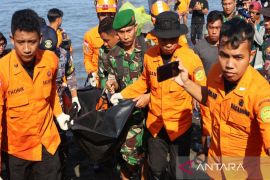 Kapal Bigetron terbalik, Basarnas Mamuju temukan 2 penumpang meninggal
