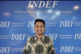 Ekonom: Pinjol perlu diwajibkan lapor transaksi dicurigai judi online