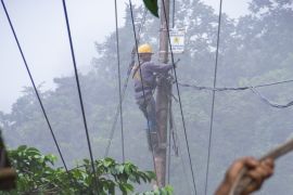 Perbaikan kabel jaringan listrik pascabencana alam di Limapuluh Kota Page 2 Small