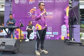 Ratusan peserta meriahkan "Gowes Bareng APTISI V dan LLDIKTI V"