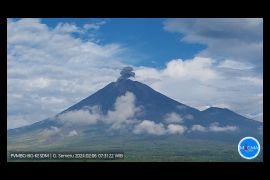 Ribuan masker disiapkan antisipasi abu vulkanik Gunung Semeru