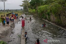 Pemanfaatan mata air sebagai sarana rekreasi desa Page 1 Small