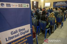 Gali ilmu literasi digital Kominfo di Palu Page 1 Small