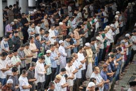 Shalat Jumat pertama Ramadhan 1445 H di Palembang Page 3 Small