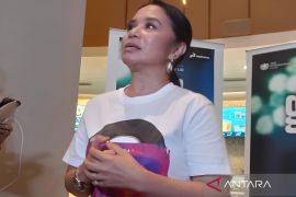 Temui ibu Glenn Fredly, sebelum Ruth Sahanaya lakoni "Glenn Fredly The Movie"