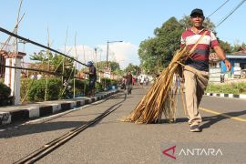 TRADISI TIKAM TURO JELANG SEMANA SANTA Page 2 Small