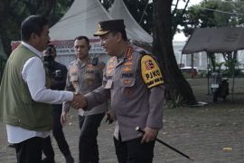 Kapolri-Menko Polhukam meninjau kesiapan arus mudik Lebaran di Merak