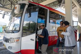 Inspeksi bus angkutan mudik di Palu Page 3 Small