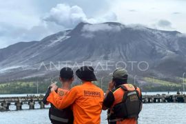 Foto - Kondisi Gunung Ruang saat ini Page 1 Small