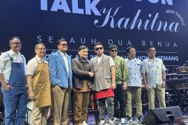 "Sejauh Dua Dunia" Kahitna, kenang Carlo Saba