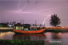 BMKG ungkap ada 18.503 petir saat masa tanggap darurat banjir di Bali