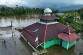 Sekolah dasar dan rumah ibadah terendam banjir di Konawe Utara Page 1 Small