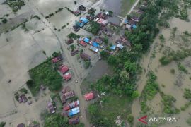 Dua desa terisolir banjir bandang di Konawe Utara Page 3 Small