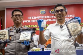 Pengungkapan kasus narkotika 15 kilogram di Palu Page 3 Small