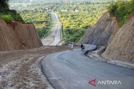 Pembukaan ruas jalan baru di Sigi Page 2 Small