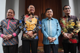 Pertemuan pimpinan MPR dengan Jusuf Kalla Page 1 Small