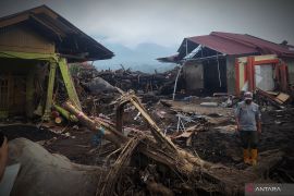 30 ton garam ditabur ke langit di sekitar Gunung Marapi, Sumbar